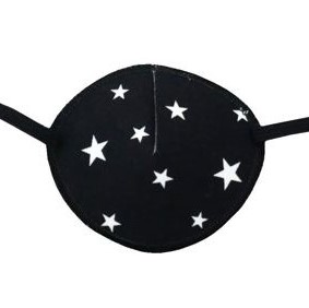 Nærbillede af sort øjenklap med stjerner og med elastik til voksne.