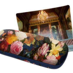 Brilleetui fra Bekking & Blitz med kunstmotiv med blomster.