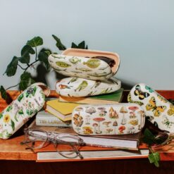 Brilleetui fra Sass&Bell - Med svampe og blomster