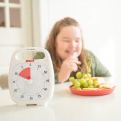 Time Time Plus Hvid. Barn der spiser.