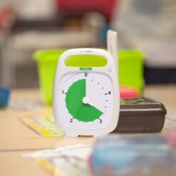 Time Timer Plus 5 minutter. Hvid/Grøn. Miljøbillede.